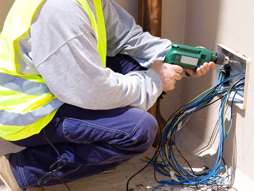 A FULL REWIRE USUALLY TAKES A FULL WEEK AND REQUIRES A SIGNIFICANT AMOUNT OF WORK IRRESPECTIVE OF THE OLD INSTALLATION. IT IS EASIER TO REWIRE AN UNOCCUPIED .